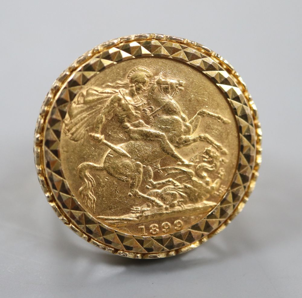 An 1899 gold full sovereign ring, in 9ct gold mount, gross 12.9 grams